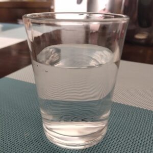 一杯水怎么鉴别翡翠?以及一杯水对翡翠的作用-文玩鉴赏网