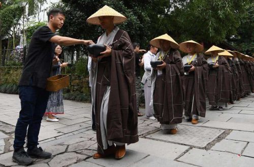 为何出家人有时也叫作“缁衣”?-文玩鉴赏网
