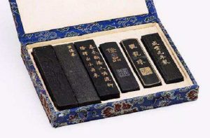 中国书画墨是我国文房四宝特色工艺品-文玩鉴赏网