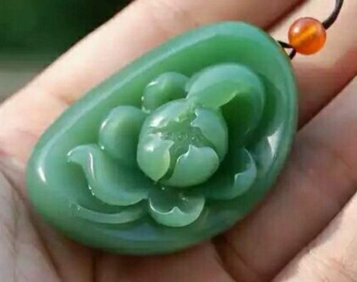 文玩鉴赏网带你认识碧玉和和田碧玉的区别-文玩鉴赏网