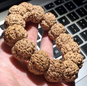 什么样纹路的金刚菩提值得盘玩-文玩鉴赏网