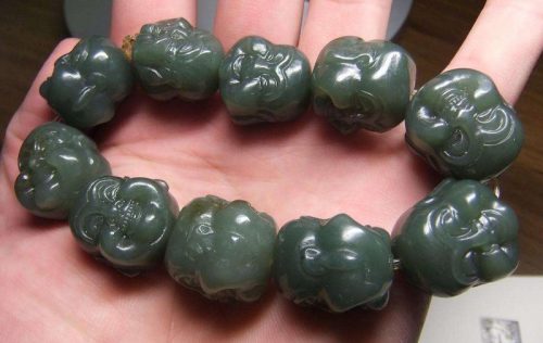 31a0f3560e814a7.jpg插图(4) 文玩鉴赏网带你认识碧玉和和田碧玉的区别