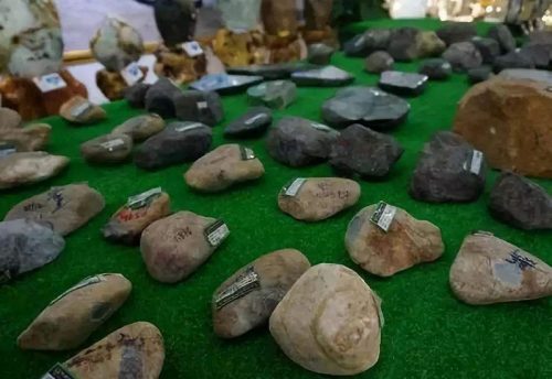 购买翡翠原石去哪里买可靠？