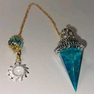 佩戴灵摆的时候灵摆能给别人碰吗?-文玩鉴赏网