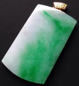 佩戴金丝种翡翠的功效与作用都有哪些？