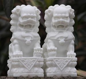 汉白玉石狮子价格的市场走势与评估-文玩鉴赏网
