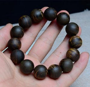 商家说的黑沉香是真的沉香吗?-文玩鉴赏网