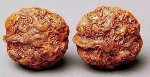 把玩白茬核桃变成一件艺术品、收藏品-文玩鉴赏网