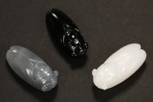 古玩艺术品炒作过头的文玩市场状况
