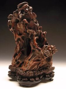 b8c38c4bf901ff0.jpg插图(2) 论沉香收藏价值:大件未必好于小件,小件也不一定差于大件