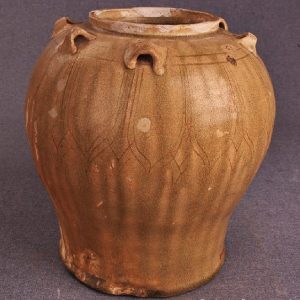 南朝青瓷釉刻花莲瓣纹罐与六朝六系青瓷莲花罐