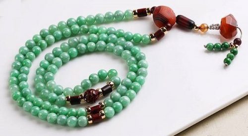 df126f08bab9076.jpg插图(2) 翡翠珠宝收藏知识百科