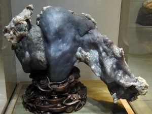 古代观赏石之几案清供与园林置景