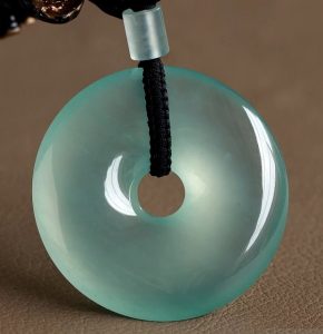 玻璃种翡翠的收藏价值与升值空间