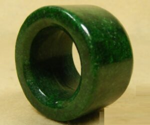 铁龙生翡翠的功效与作用-文玩鉴赏网