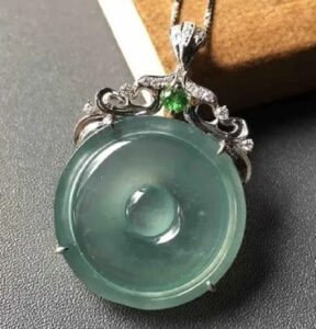 蓝水翡翠的功效与作用都有哪些--文玩鉴赏网